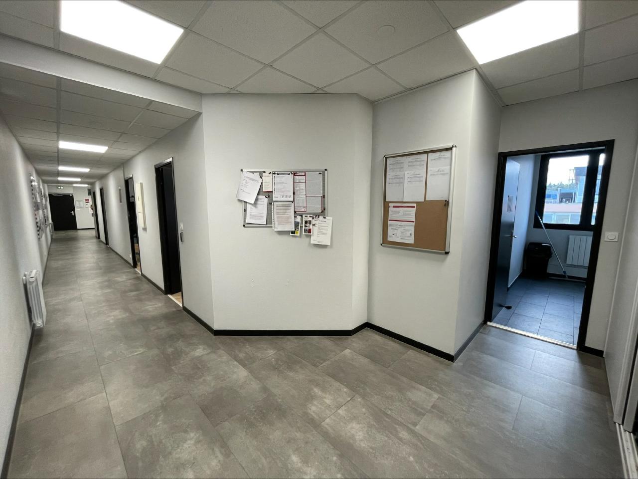 Bureau Cesson-Sévigné 327m² Location bureau Cesson-Sévigné Ille-et-Vilaine OLBUR2204121 2